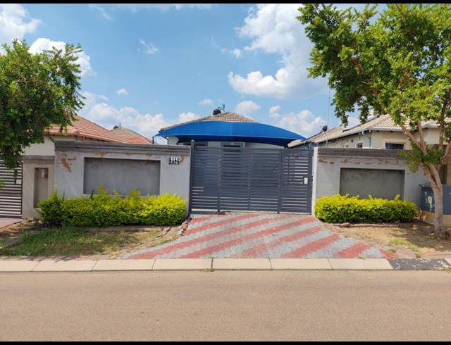 2 BEDROOM HOUSE FOR SALE IN RIVERSIDE VIEW EXT 35
